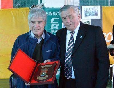 El Intendente Infante homenajeo al Chango C�rdenas en el d�a de su cumplea�os