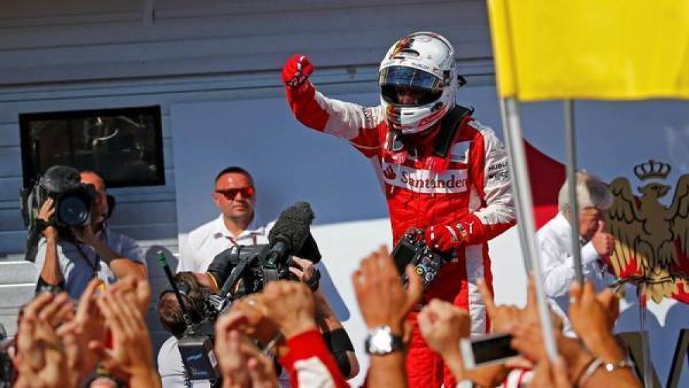 Vettel gan una carrera cargada de emociones en Hungra