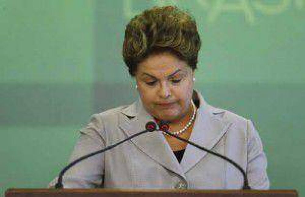 Dilma quiere detener la devaluaci�n del real y subir�a tasas de inter�s