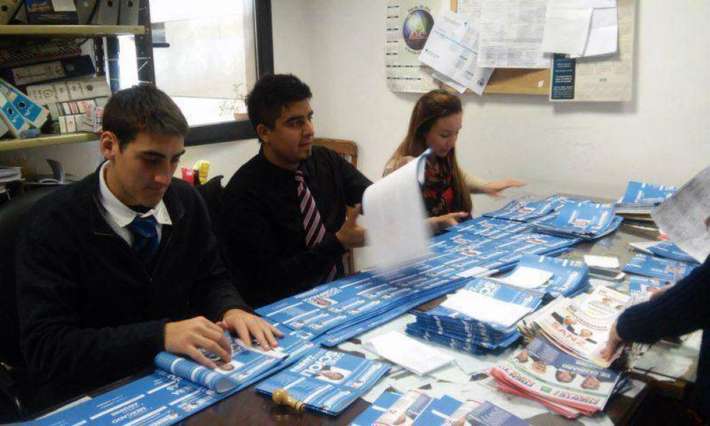 Paso: habr� dos urnas por mesa debido al tama�o de las boletas