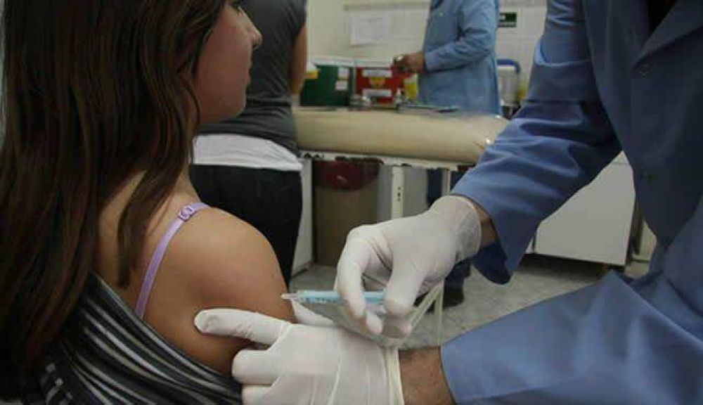 Intensiva campaa de prevencin y vacunacin contra la hepatitis