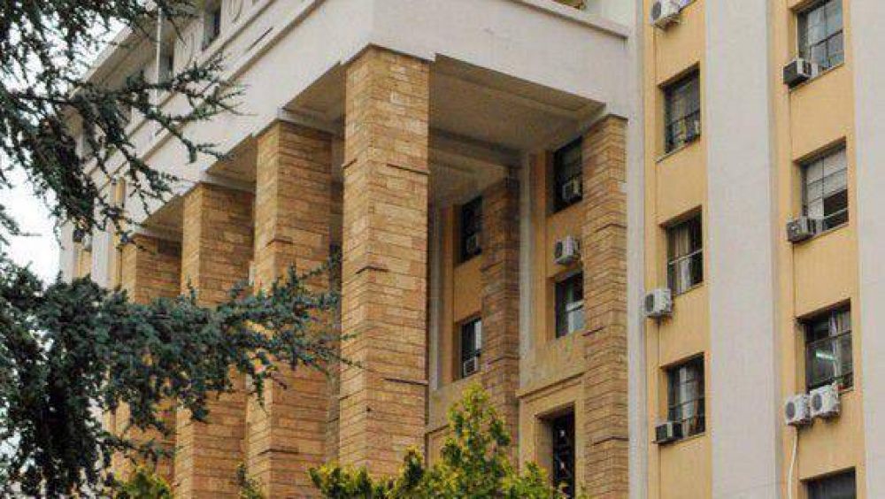 Mendoza se volvi� a endeudar por 233 millones