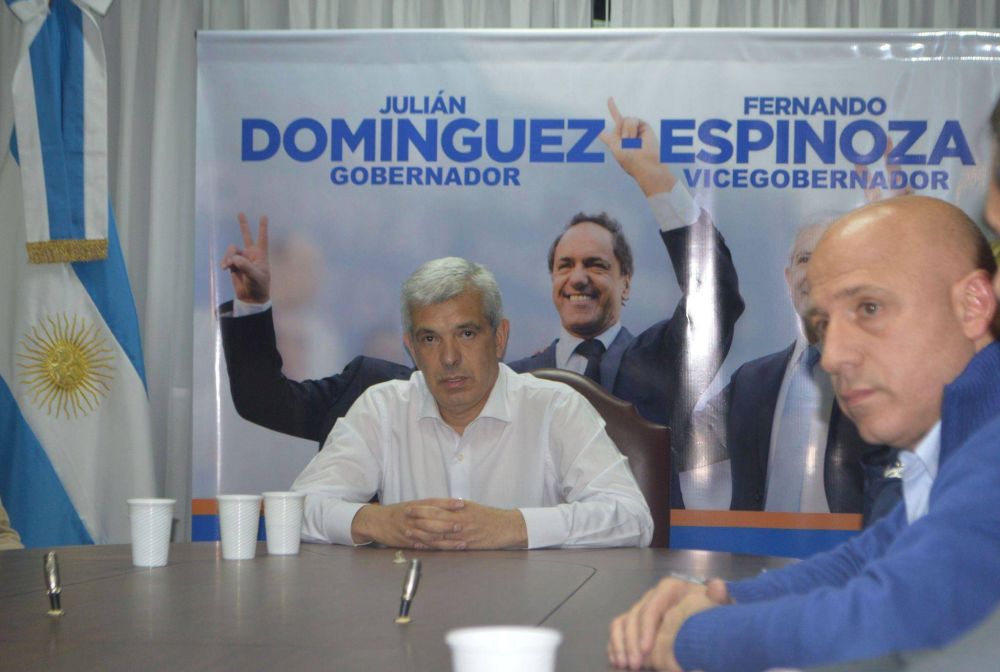 Juli�n Dom�nguez junto a Victorio Pirillo en la sede del PJ en Once