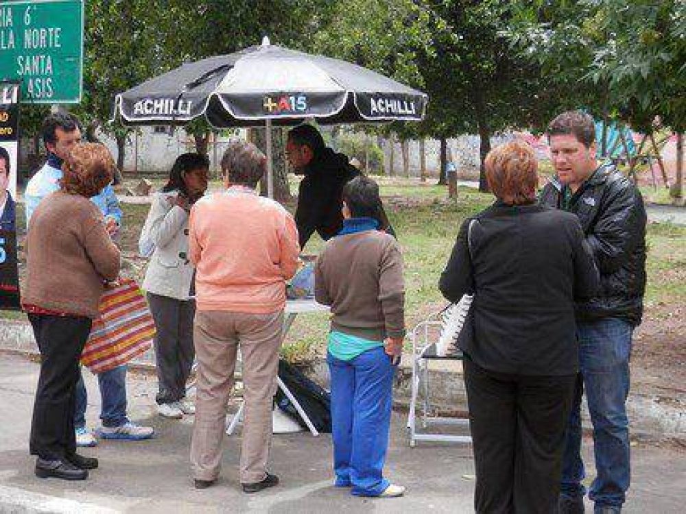 Achilli profundiza su campa�a en las calles rumbo a las PASO
