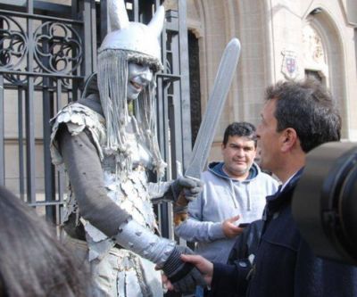 Camin� por la Peatonal junto sus candidatos marplatenses Javier Faroni, Alvarito Fanproyen y Lucas Fiorini