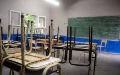 Docentes y estatales realizar�n un paro el d�a de regreso a clases en la provincia