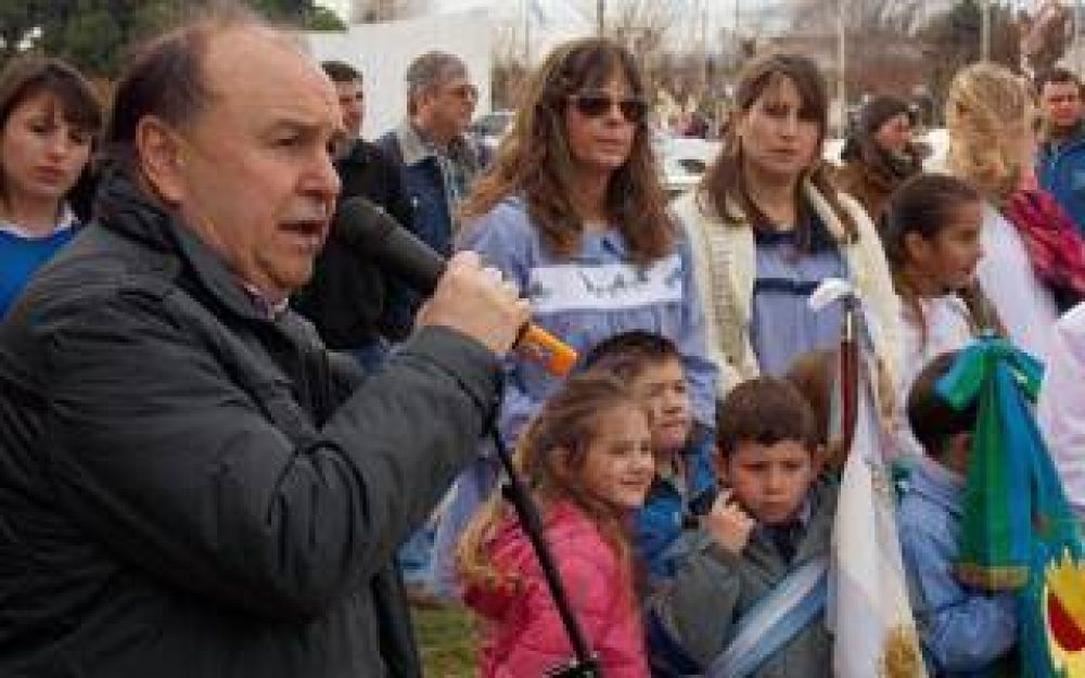 Intendente Vidal celebr� los 106 a�os de la localidad de Claraz 