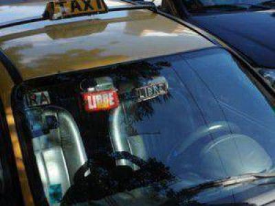 Taxis: con el nuevo incremento, la bajada de bandera cuesta 12 pesos