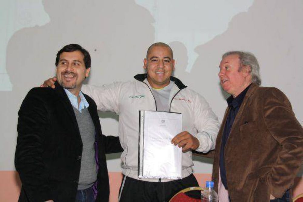 El Gobernador asegur� que �en la diversidad est� el valor agregado de los santacruce�os�