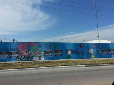Denuncian la destrucci�n de un mural de Abuelas con afiches de Larraburu