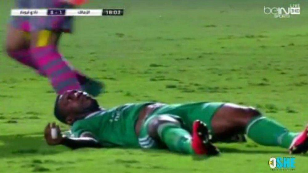 Video: un jugador se rompi� cinco v�rtebras y qued� al borde de la muerte