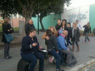Claudia Rucci camin� Ensenada junto a Valeria Fern�ndez y Egu�a