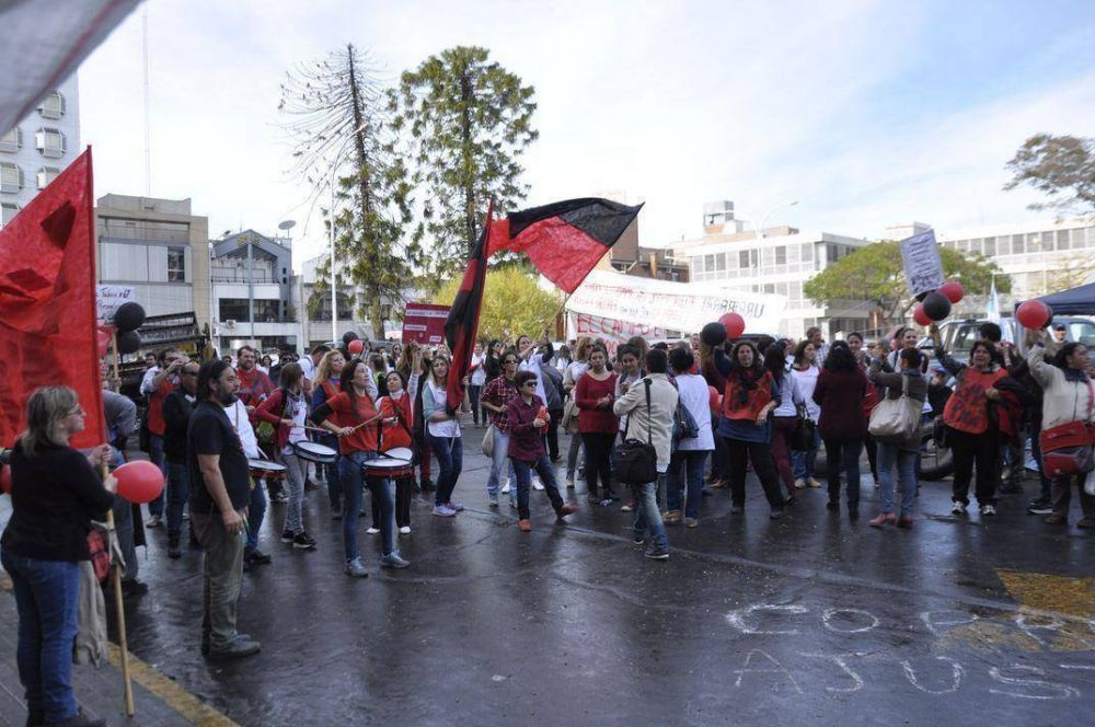 Agmer Paran� anunci� que profundizar� el plan de lucha
