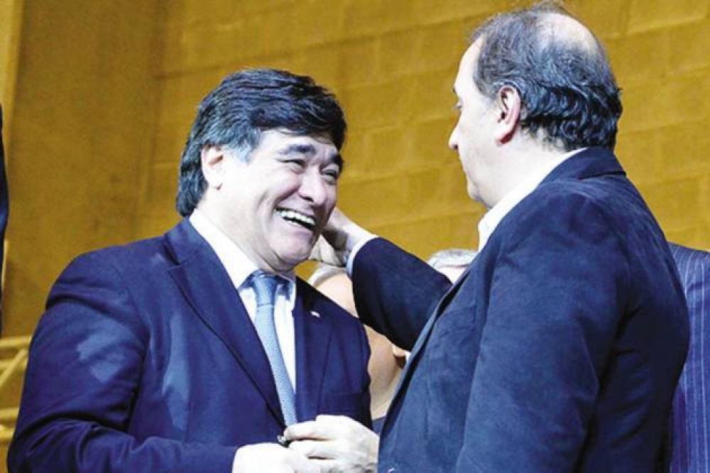 Linares: �Hay una conexi�n permanente entre Comodoro y el Proyecto Nacional�