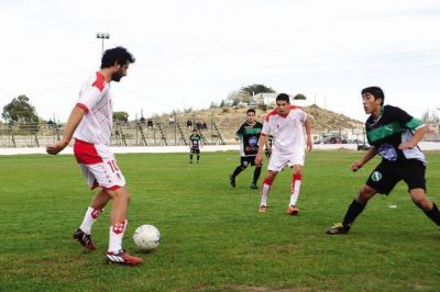 El campe�n, Hurac�n, debuta ante Petroqu�mica