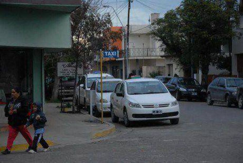 La tarifa acordada no convence a los taxistas maragatos