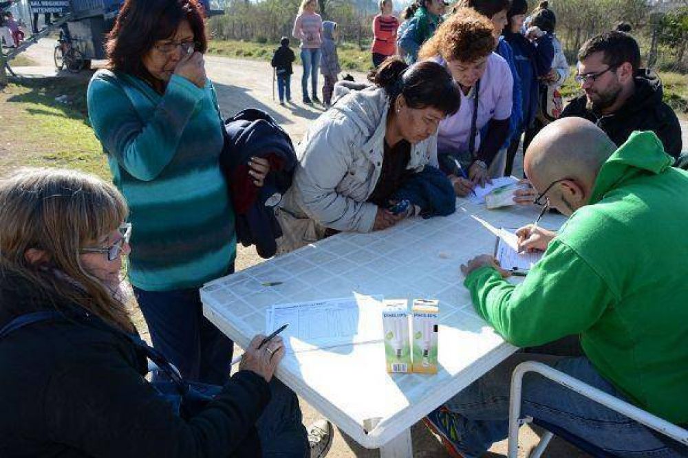 Los vecinos se volcaron masivamente a la campa�a de ahorro energ�tico y de vacunaci�n