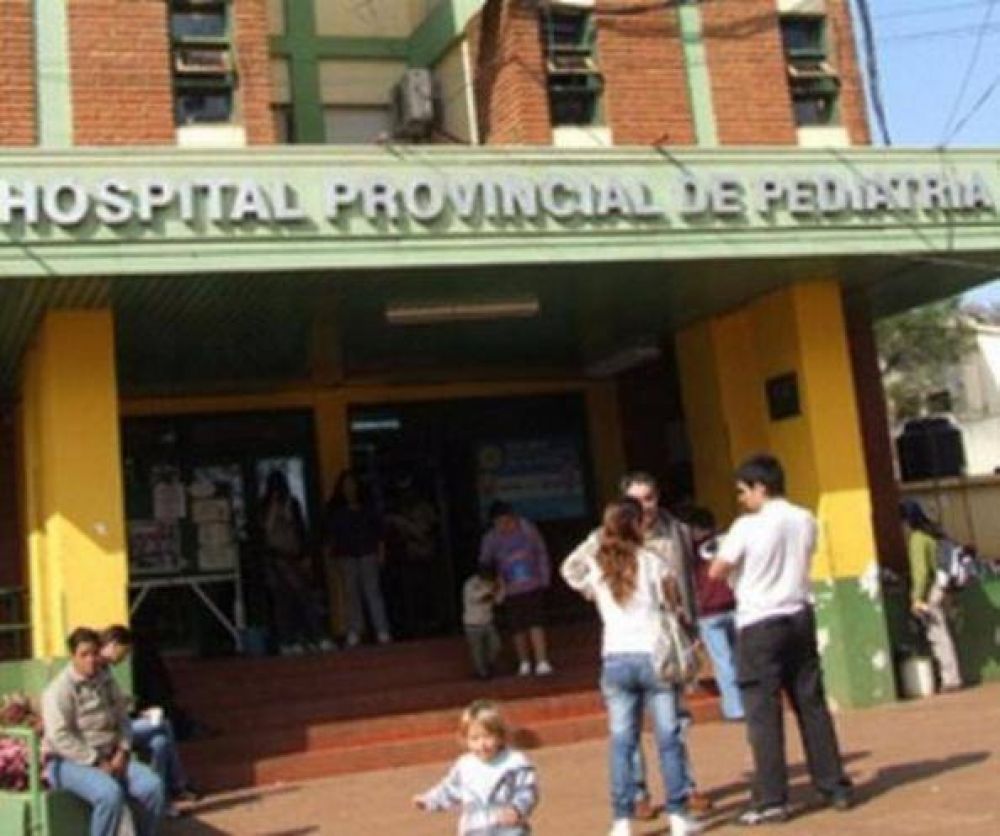 Una ni�a hospitalizada tras ser embestida por un autom�vil