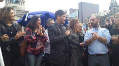 Kicillof, de campa�a en McDonald�s
