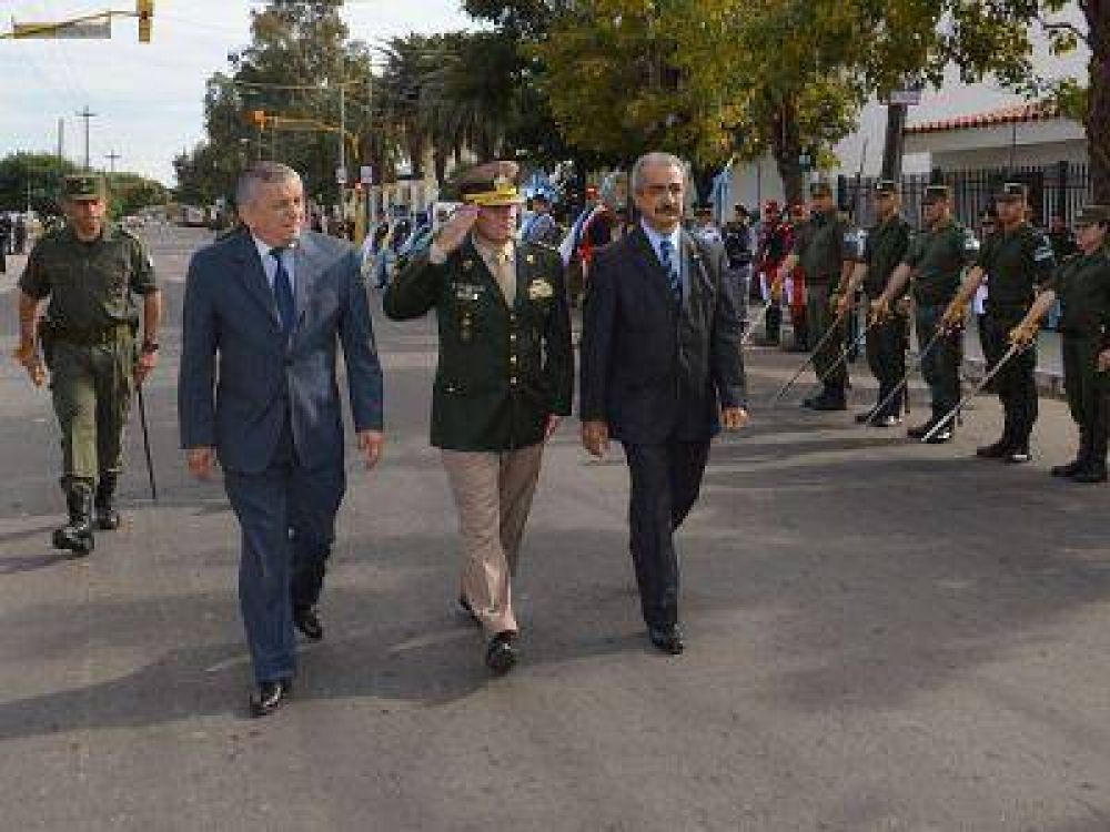 El Intendente Infante encabez� el 77� Aniversario de Gendarmer�a Nacional