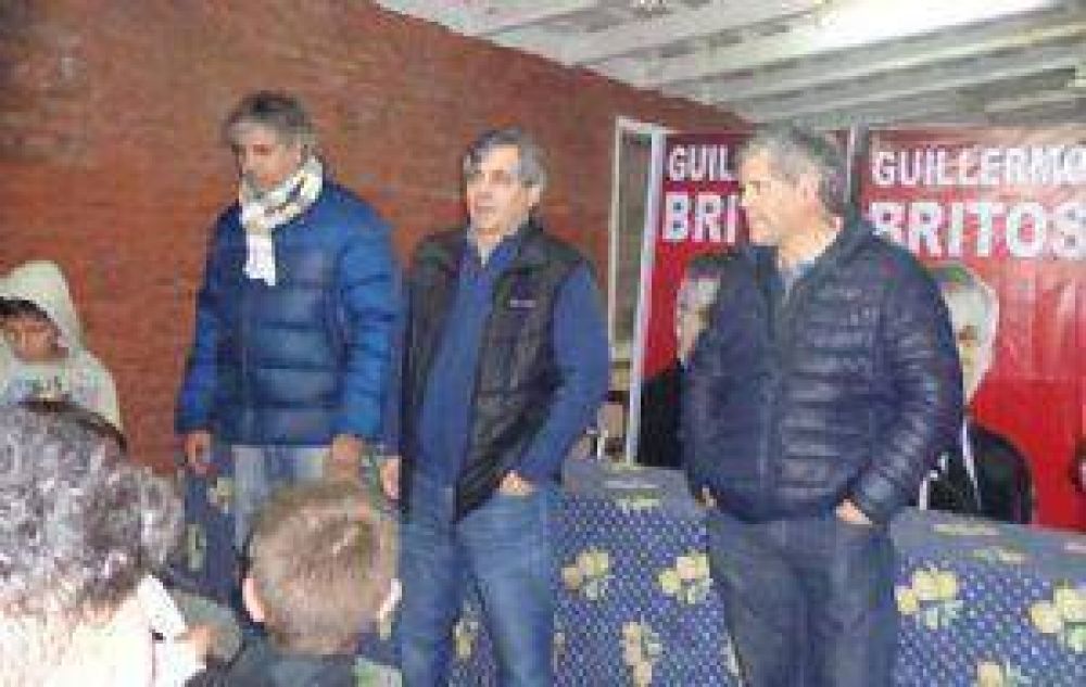 Guillermo Britos y sus candidatos se reunieron con vecinos de Ramn Biaus