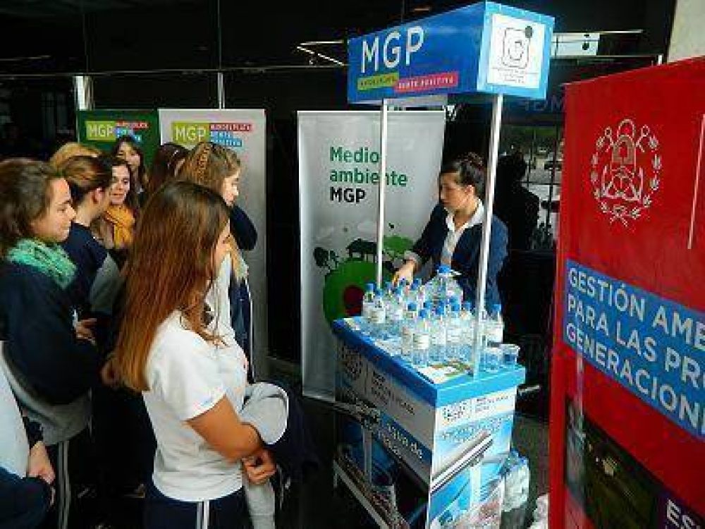 OSSE ya reparti� m�s de 5 mil litros de agua de su planta de envasado