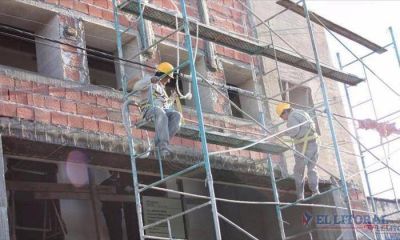 Advierten posibles despidos en las obras si persiste la escasez de bolsas de cemento