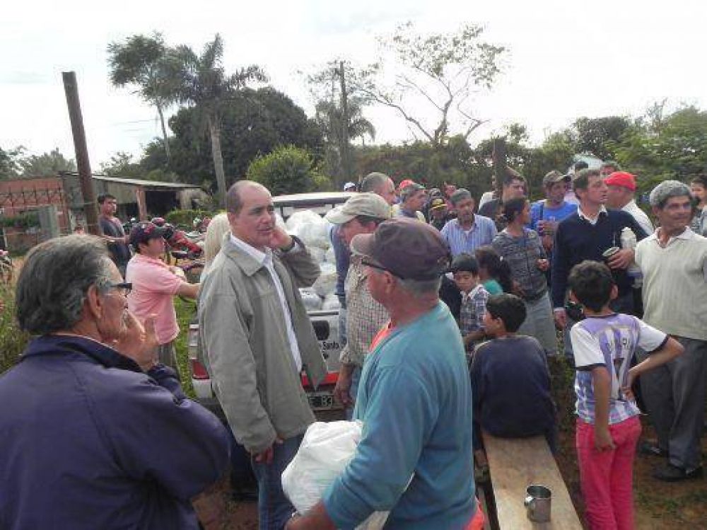 Santo Tom: Se entregaron mdulos alimentarios a 200 familias de oleros y pescadores