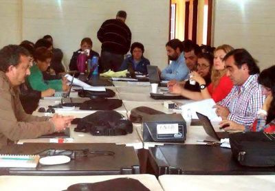 Secretarios generales de Agmer llamaron a los docentes a seguir movilizados