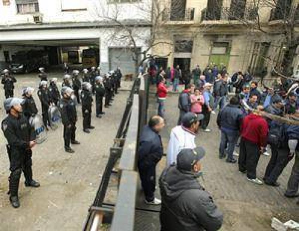 Sigue el conflicto en la l�nea 60 y amenazan con nuevos cortes