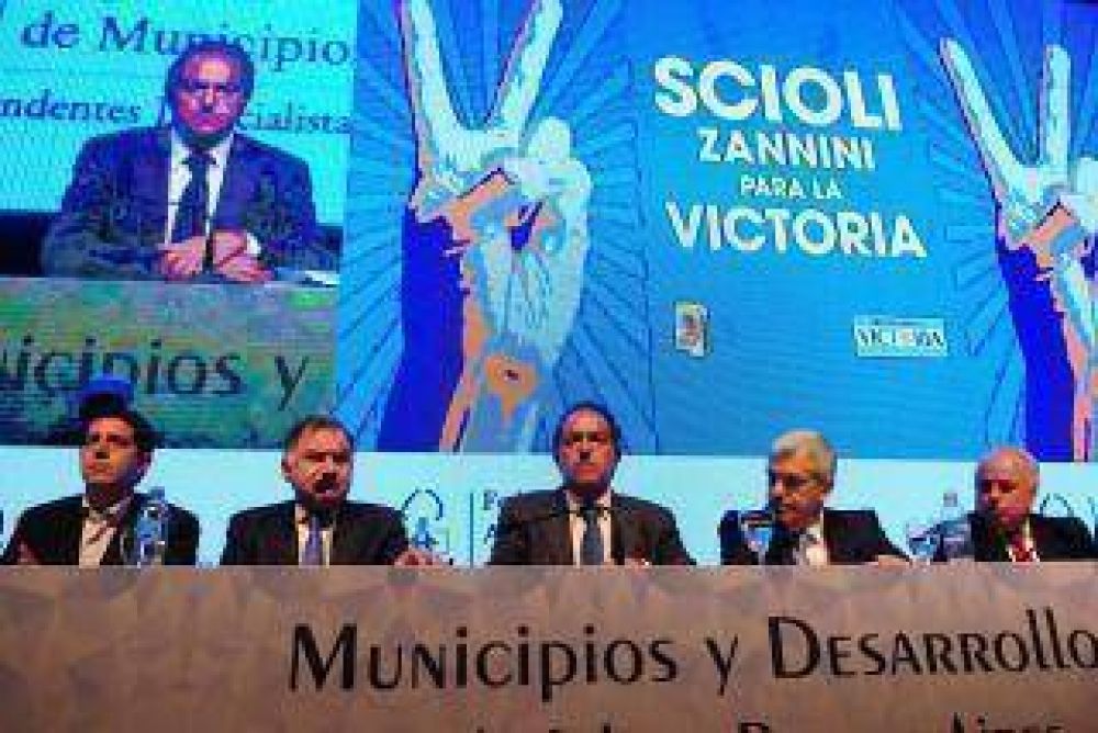 Scioli: �Ahora quieren embestir contra la econom�a�