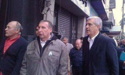 Juli�n Dominguez y Sergio Szpolski hicieron una recorrida por el centro de Pacheco