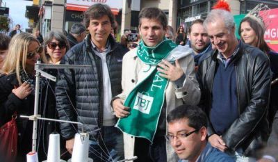Ciano: �Nuestra industria textil genera trabajo para miles de vecinos de nuestros barrios�