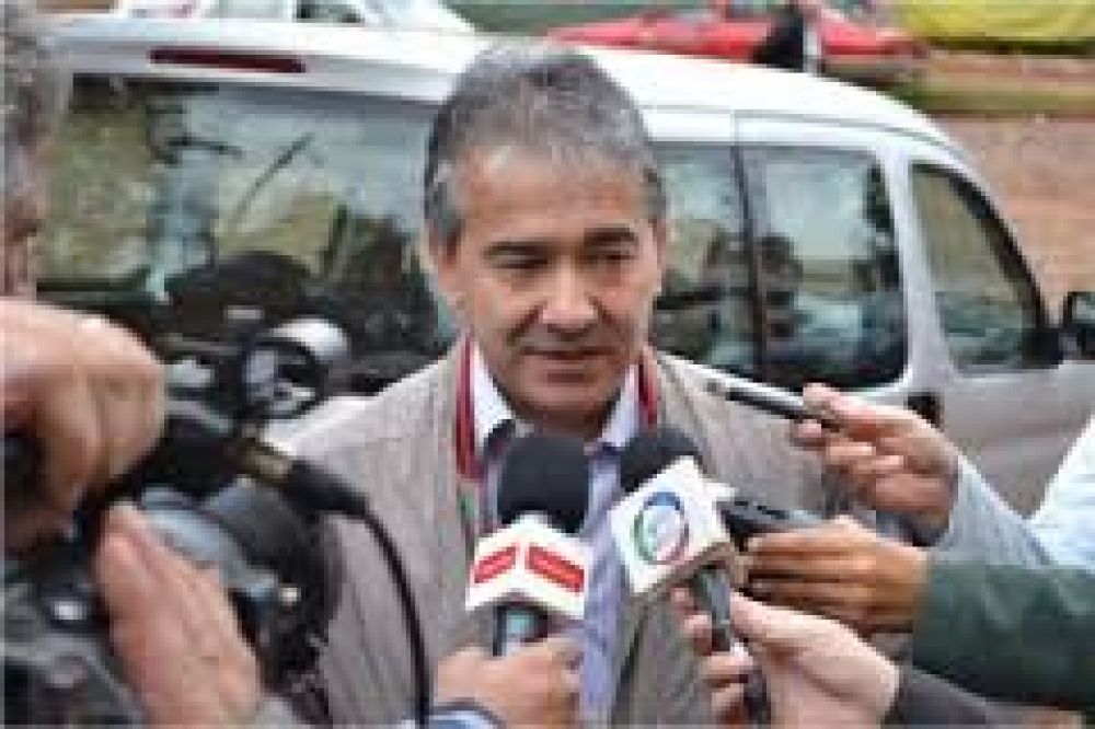 Vel�zquez quiere un frente electoral para recuperar la provincia