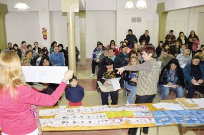 El Frente para la Victoria realiza simulacros de cuarto oscuro para preparar a sus fiscales para las PASO