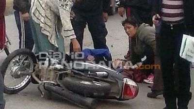 Motociclista herido al colisionar de atr�s a un colectivo