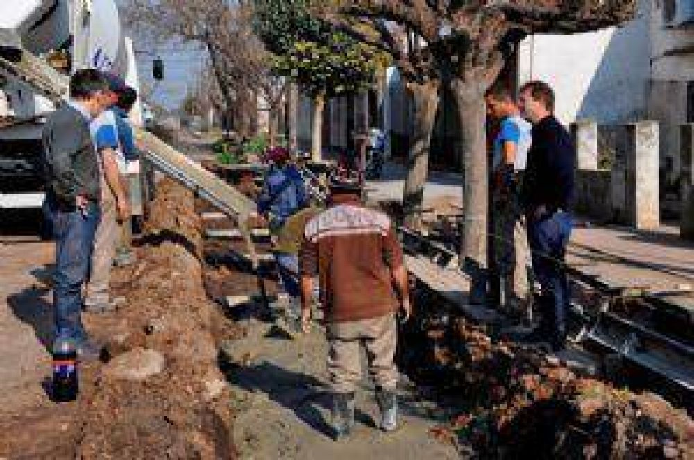 El municipio construye 60 cuadras de cord�n cuneta