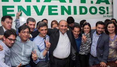 Manzur y Yedlin junto a La C�mpora