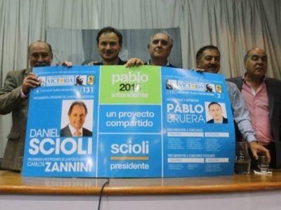 En la sede del PJ local, m�s de treinta organizaciones sindicales apoyaron la candidatura de Bruera