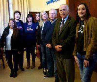 Campa�a del Juguete junto a los Aut�nticos Decadentes