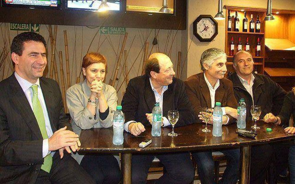 Sanz recorri� Brown y sostuvo que �es posible ganarle a Macri�