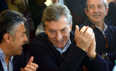 Macri le prometi� a Cornejo obras si llega a la Casa Rosada