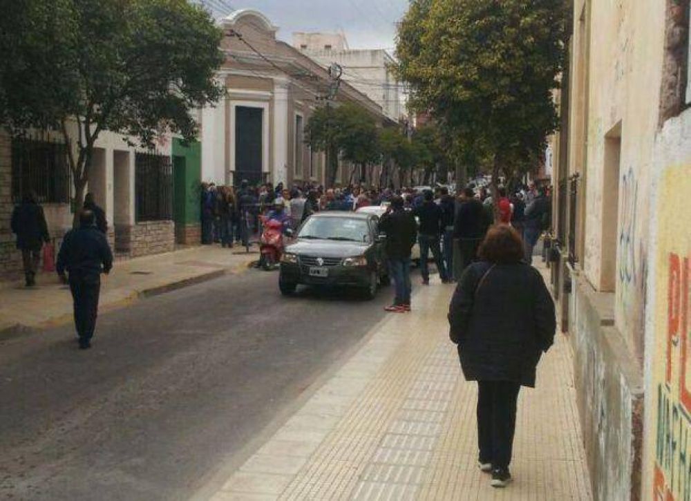 El Concejo aprob� por unanimidad el blanqueo de los choferes de taxi