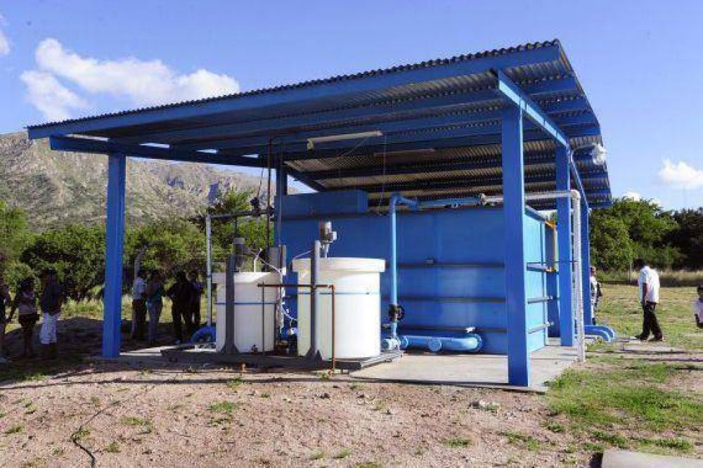 Concluyeron 29 obras de provisi�n de agua potable para zonas rurales de 3 departamentos