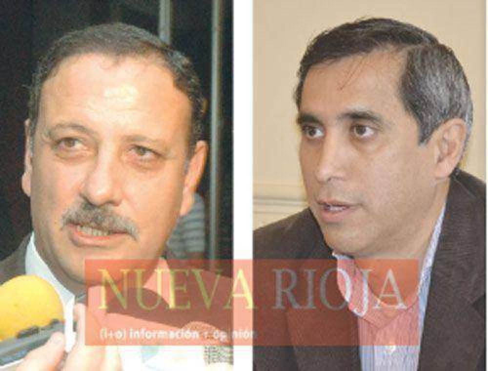Quintela y Paredes Urquiza inician la transici�n municipal