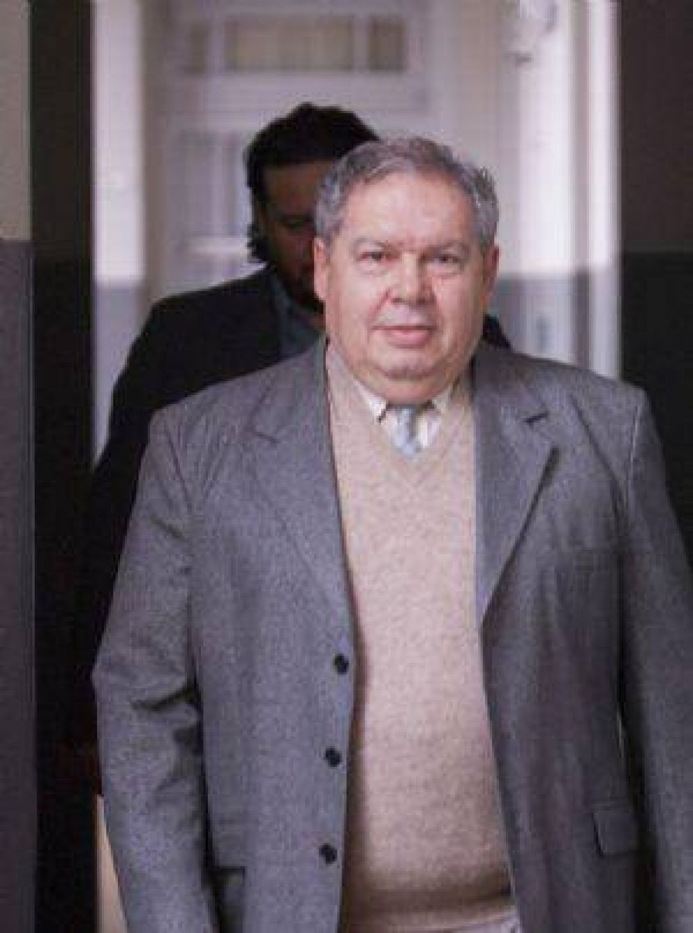 El presidente de la Corte envi� a Denett a recorrer las comisar�as