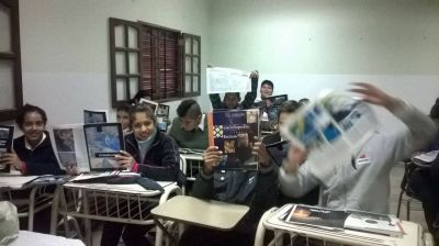 LA UNI�N entreg� materiales did�cticos para la escuela N� 26 de Las tejas