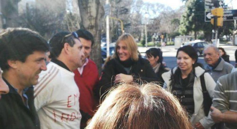 La UCR festej� la expropiaci�n del EMHSA junto a los trabajadores