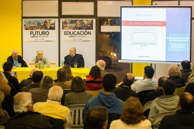 �El d�ficit viene acompa�ado de la malversaci�n de los fondos�