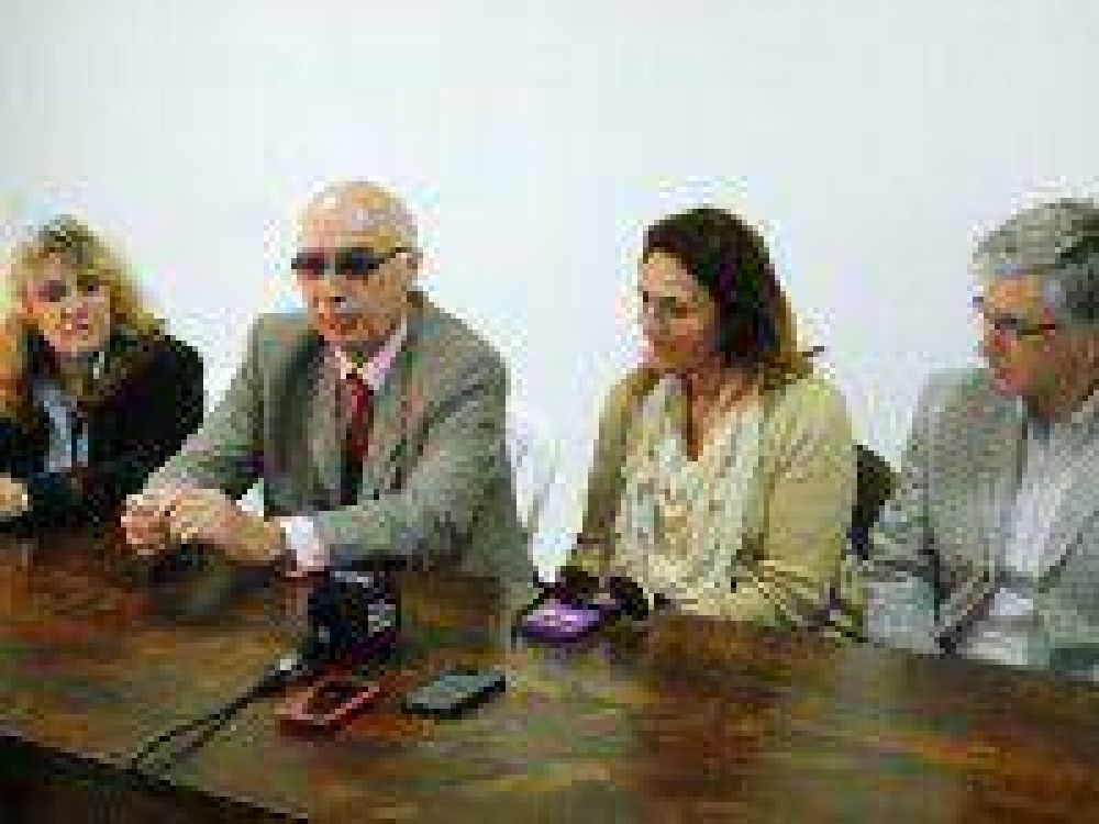 Marcela Campagnoli: �Si los argentinos visitan la provincia de Buenos Aires se dar�an cuanta que jam�s podr�an votar a Scioli�